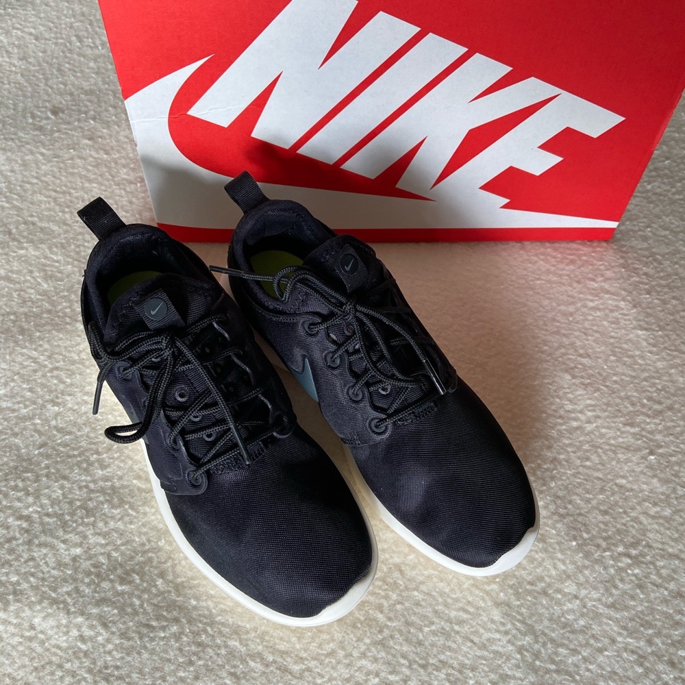 Nike Roshe Two women’s shoes